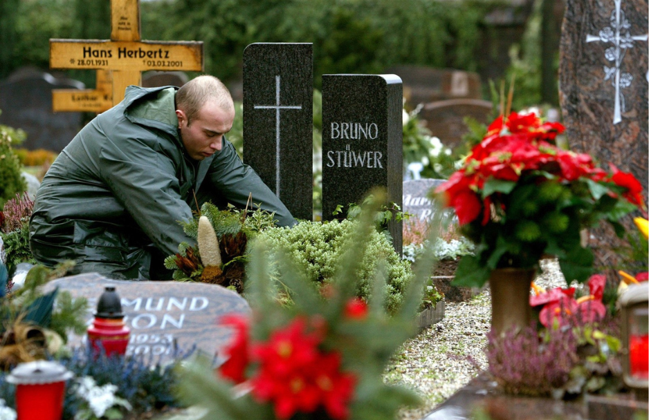 Die Dauergrabpflege: Kosten, Umfang und mögliche Leistungen