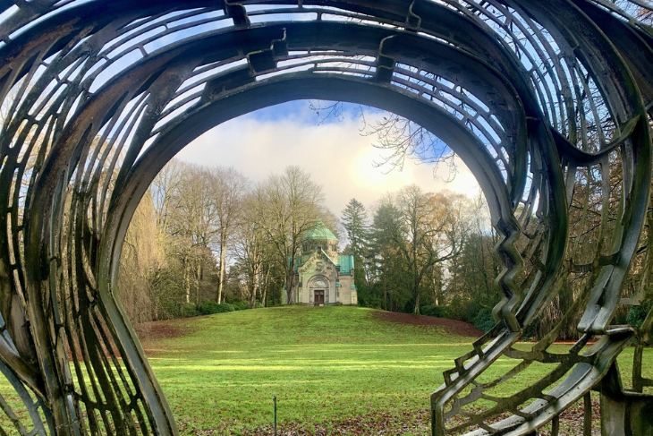 Der Friedhof als Ausflugsziel: Besuch bei Promi-Gräbern
